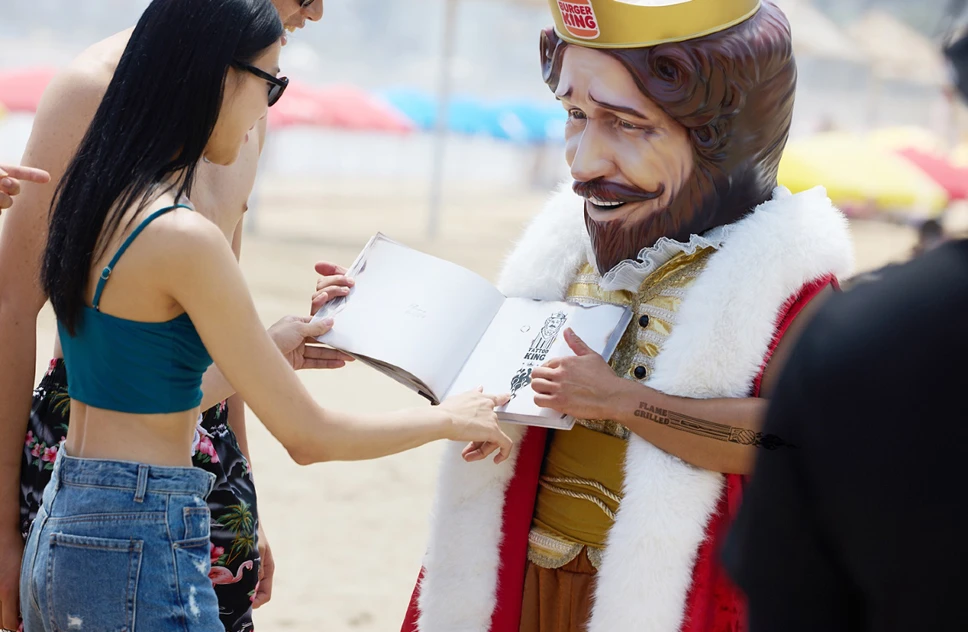 Burger King Guney Korede Whopper dovmesi yaptiranlara indirim sunuyor